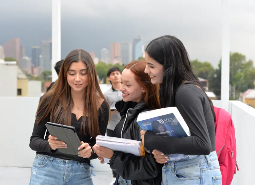 Grupo de estudiantes del preicfes Univérsate en Bogota